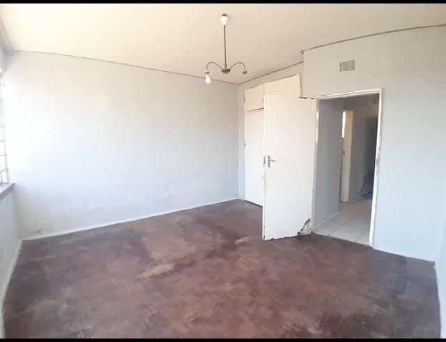 1 BEDROOM FLAT FOR SALE IN VEREENIGING CENTRAL